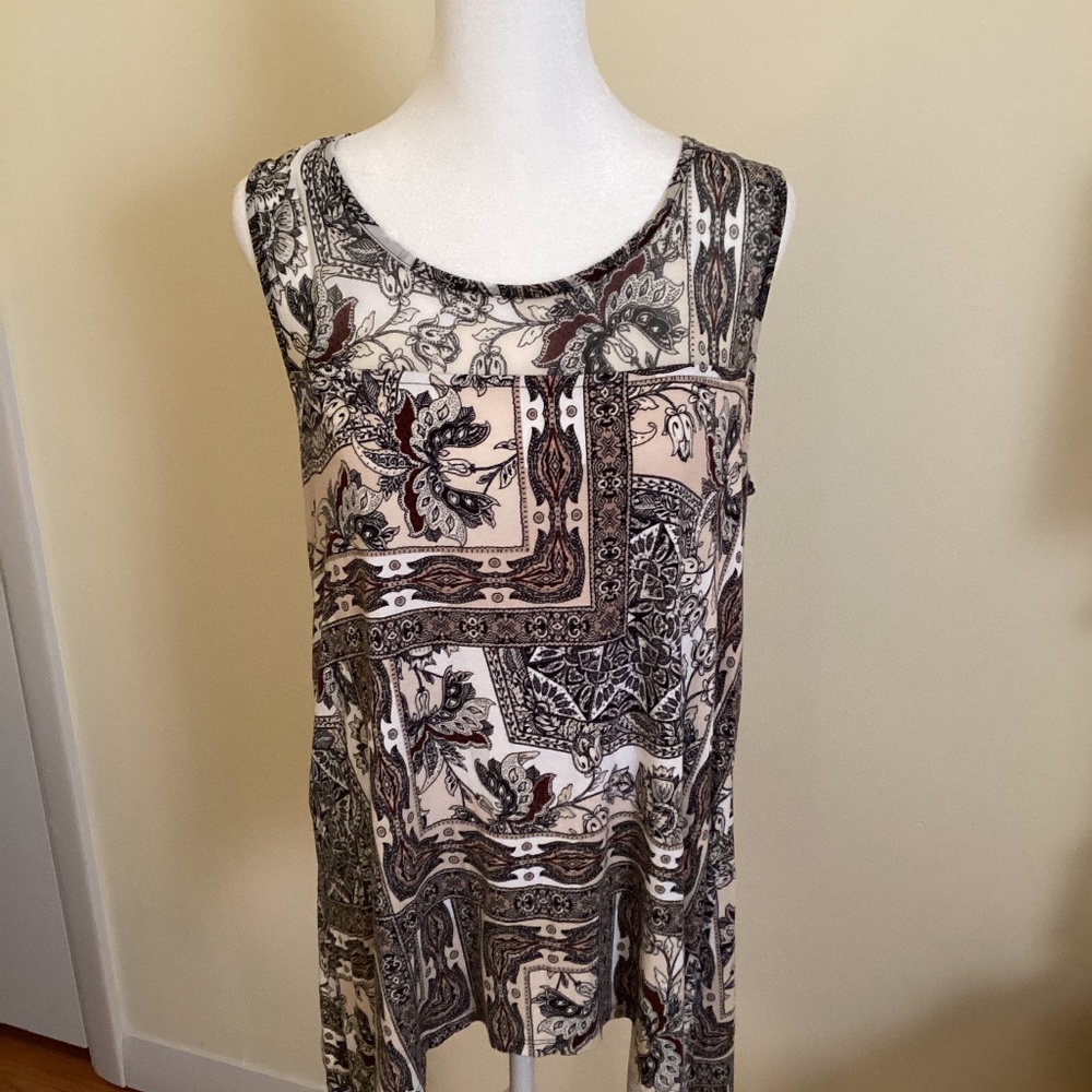 Dana Buchman patterned sleeveless top size L